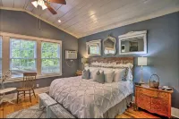 *NEW* King Bed/Fireplace/Jetted Tub/Free Bikes