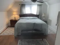 PRIVATE HOME, 3 BEDROOMS, 2 BATHS, SLEEPS 8 Hotels near Public Beach Access - 2nd St E