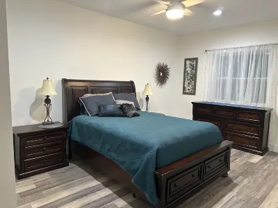 Waterfront! New build, two bedroom! Starlink WiFi