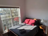 Sun-filled Capitol Hill home w/ parking & roofdeck Hotels in Atlas District