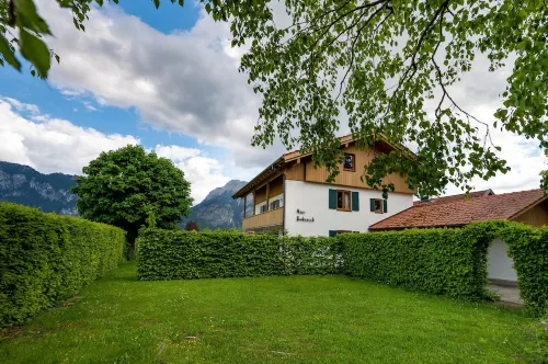 Birkeneck 1 (DG), castle view dream holiday apartment