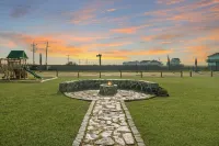 Ocean View + Hot Tub + Beach Access + Pool Table + Fire Pit + Kids Playset