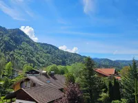 Neueröffnung "der Tegernsee Stern" فنادق في Kreuth