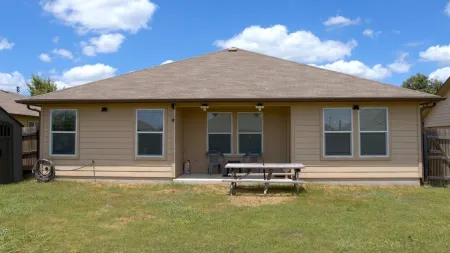 Stylish 3 Bedroom retreat near Downtown and Outlet