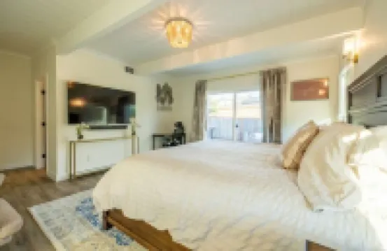 Renovated 5B4B Luxury home @Fremont with King Suite