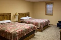 Seven Bedroom Home On Turtle Lake, Sleeps Up To 20 People