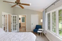 Private home on 18th hole of Beautiful Butternut Hills. 25 Minutes to Hayward! Hotels in Madge