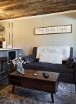 Completely Remodeled-- 1/1 just 2 blocks from the base!