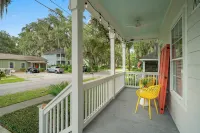 The Happy Place - Renovated + Walkable in the heart of Port Royal<br>