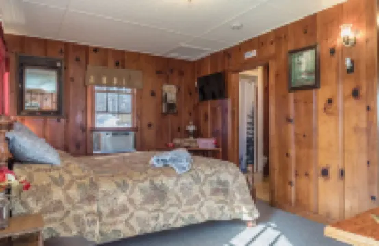 Cozy Cabin at Rockaway Rentals near Branson