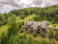 Ski In / Ski Out Treetops Home with Outdoor Private Spa - Boutique