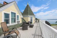 Portland’s Best Ocean Views from a 40-Foot Private Deck