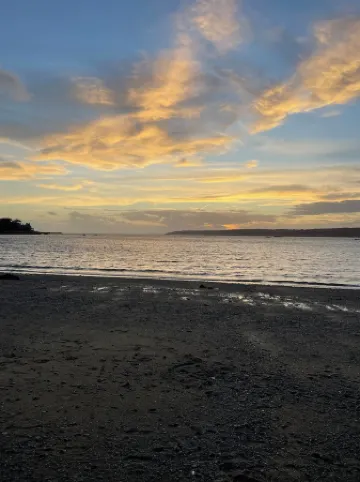 Walk to Beach! Great Location! Booking 2026! Close to Salem!!