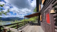 Classic log cabin with stunning views!