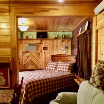 Mountain Peaks Inn, ELKHORN MOUNTAIN SUITE, Downtown Hill City