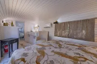 Glamping in Spicewood TX Hill Country- The Vagabond