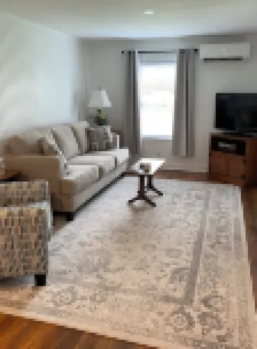 Entire House located 2 miles from Liberty University Campus.  Farm setting.