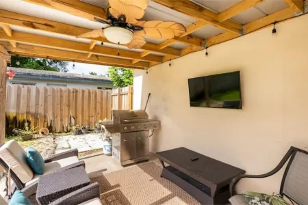 A Comfy Stay By Shea<br>Conveniently Located<br>