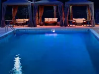 DoubleTree by Hilton Hotel and Suites Charleston Airport - Rooftop Pools