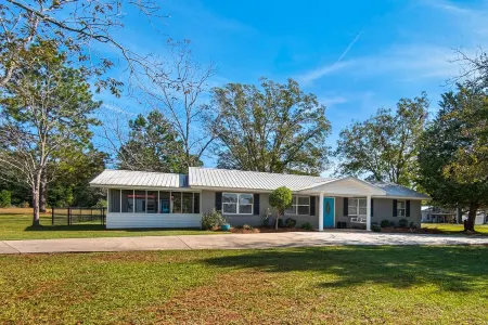 Beach House Blue  4/2 Home Beach on a Budget