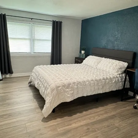 Quiet & Cozy: Close to Galveston Bay & Kemah , Galveston &  NASA Space center