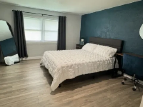 Quiet & Cozy: Close to Galveston Bay & Kemah , Galveston &  NASA Space center