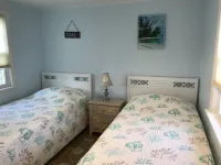 Perfect location on the cape!The beach is 600 ft from the house. Hotels near Sandy Pond