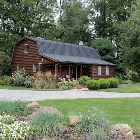 Cabin in Amish Country w animals - 1 mile from Berlin, Ohio