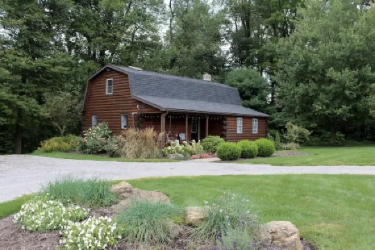 Cabin in Amish Country w animals - 1 mile from Berlin, Ohio