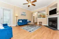 2 Bedroom Lake Norman Condo POOL