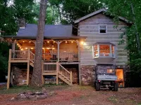 AUTHENTIC LAKEFRONT LOG CABIN-SLEEPS 10.  PRIVATE DOCK.  FIREPIT.