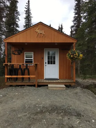 Meghan’s Mighty Moose-  spacious family cabin
