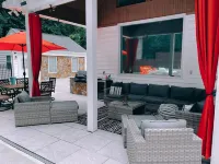 Oasis  Pool OPEN YEAR ROUND  Private  Fire Pit Modern Views