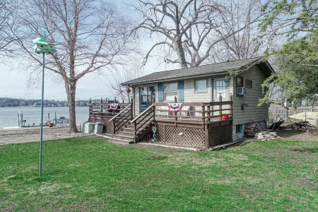 Dual Lake Houses on Mineola Bay