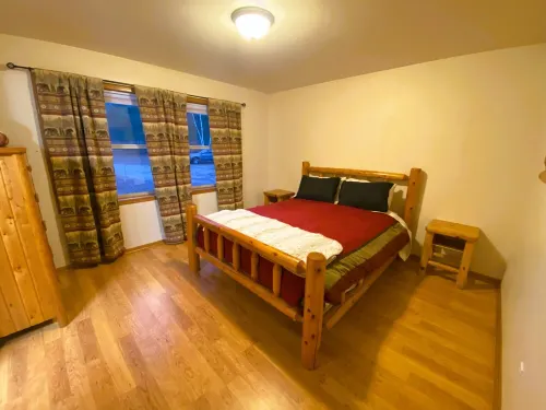 Beautiful waterfront and wildlife views in this quiet riverfront cabin