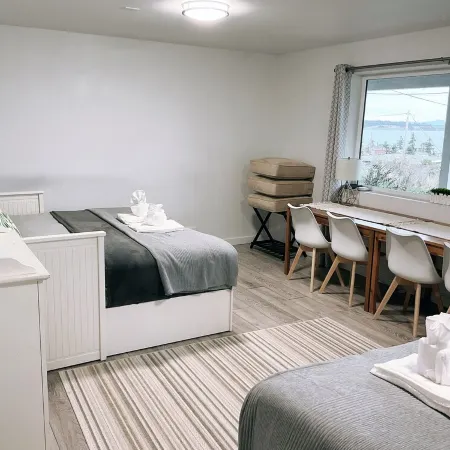 Sunrise Camano View Retreat: HotTub, Grill, Games, Pet & Family-Friendly!