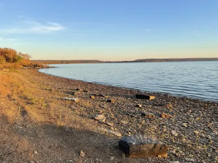 Secluded Lakehouse Right on Lake Eufaula!