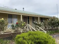 Coastal cottage 10 minutes walk to Goolwa Beach