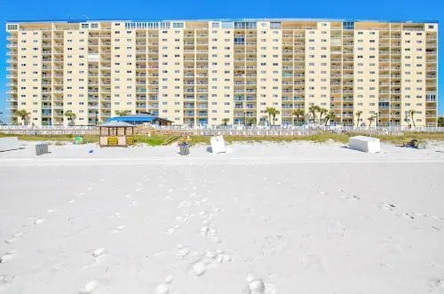 Salty Kisses 🏝 Ocean Front Condo 2 Pools, Hot Tub, Fitness and Game Room!!