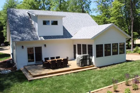 Family friendly home - Just a short walk to the beach!