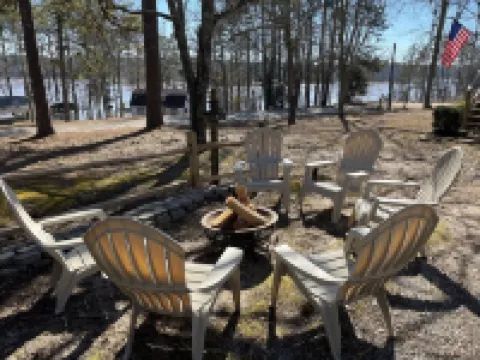 Quiet Secluded Lakeside Home on Fishing Creek of Clarks Hill Lake.