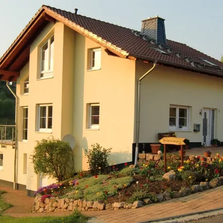 Large vacation apartment (120m²) with "beautiful view" Garden with playground