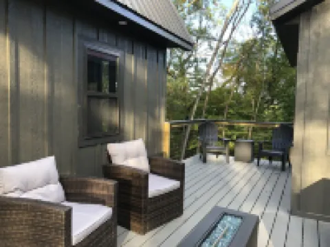 SereniTree Cabin - Modern Rustic Getaway tucked in the trees