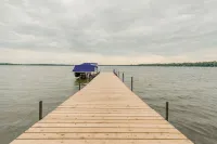 NEW 4 Bedroom Lakefront Villa @ Lake Darling Resort