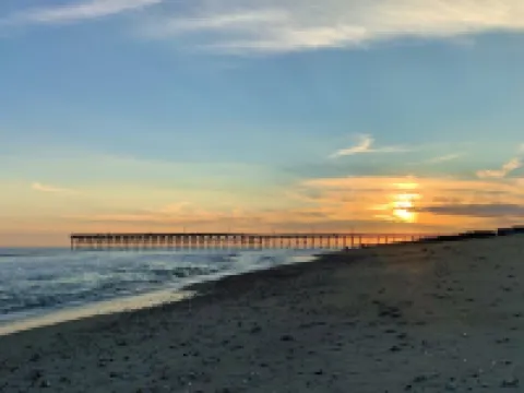 Nauti - Wonderful 6bd, 4 full 2 half bath, Holden Beach house steps from access