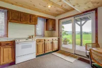 Vintage Style Apartment with Amazing Views of Amish Farmland