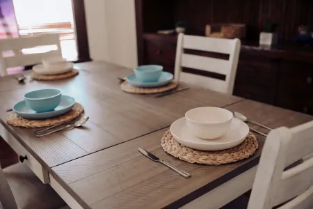 Heart of provo, 4 min to I-15, BYU, UVU, ski slopes Отели в г. Прово