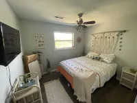 Sunrise Bluff Lakefront - in family-friendly area w/ great view of Grand Lake