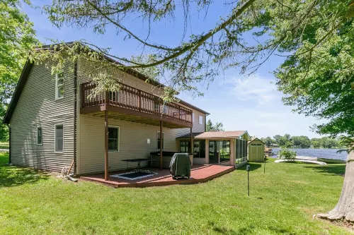 Lake Front, Hot Tub, Game Room, Kayak/SUPs, Firepit, Private, Pet Friendly