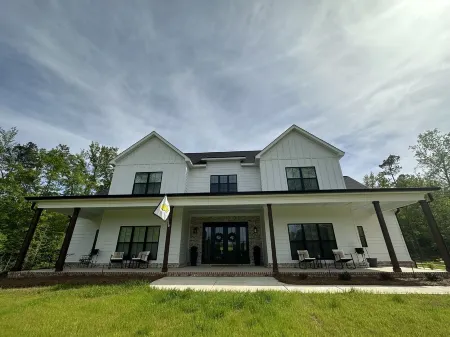 Masters Tournament 6bed New Home on 40 acres private gated. 8miles from ANGC.